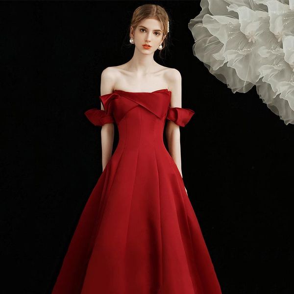 Abbigliamento etnico Elegante abito da sposa in raso bordeaux con spalle scoperte Principessa senza schienale Lunghezza del pavimento Una linea Abiti da ballo Toast