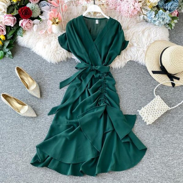 Casual Kleider Schwarz / Gelb V-Ausschnitt Bandage Lange Frau Party Nacht 2023 Sommer Unregelmäßige Falten Vintage Midi Hohe Taille Vestido Elegant