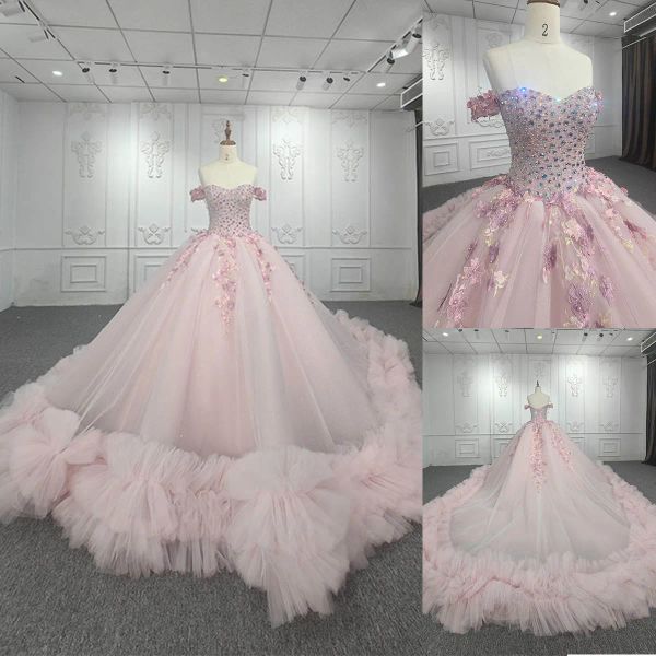 2023 Светло-розовые платья Quinceanera Кружевная аппликация с бретелей Блестящие кристаллы Корсет из бисера Назад Sweet 16 Вечерние выпускные балы Вечерние платья 401 401