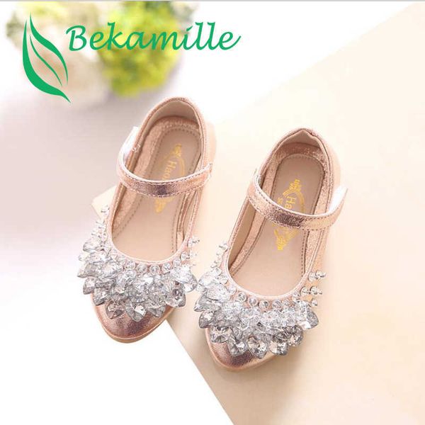 Scarpe pianeggianti Bekamille bambini Rhinestone glitter bambini in pelle Princess Girls Sandals Toddler Big Girl Wedding Party Scarpe P230314