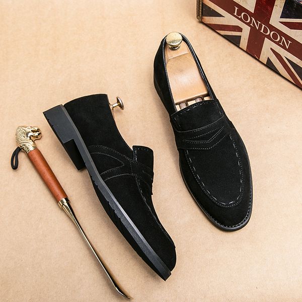 Sapatos de couro casuais de homens sapatos de condução de camurça de camurça mocassins vestidos sapatos para homens novos sapatos de lazer da moda italiana
