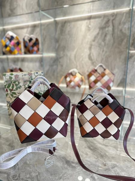 Loewe bolsa de ombro bolsa crossbody excedente de couro tecido cesta xadrez bolsa 5 cores para escolher correspondência de cores Tamanho 25 CM / 28 CM