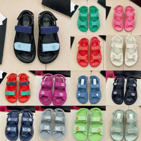 22er-Jahre-Strick-Dad-Sandalen, Lammfell, Mule-Riemen, flache Slides, gesteppte Gate-Sandale, Damen-Plattform, Sommerschuhe, Glitzer-Hausschuhe, Strand, lässige Flip-Flops, Diamant-Schnalle