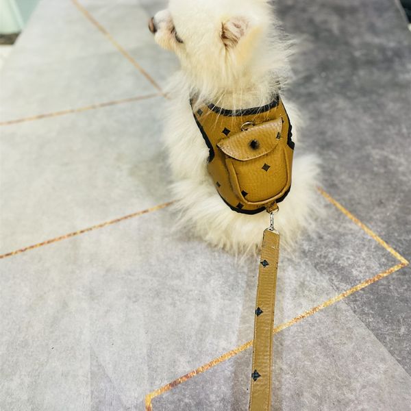 Arreios para cães de design PU Mochila para cães em malha de ar macio Arreios ajustáveis para animais de estimação Bandana para cães pequenos e médios PS1838