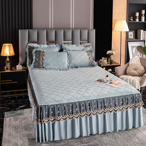 Saia de cama inverno engrosse, colchão de algodão na cama Salia de renda Caminho de luxo de cristal de veludo tecido liso rei size size tampas 230314