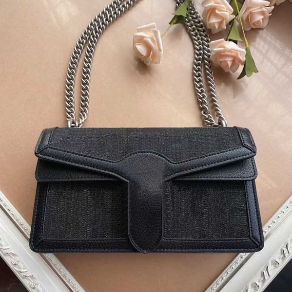 Klasik lüks tasarımcı çanta Kadın moda mizaç çanta çanta çapraz çanta markası omuz çantası crossbody çanta deri debriyaj çantası