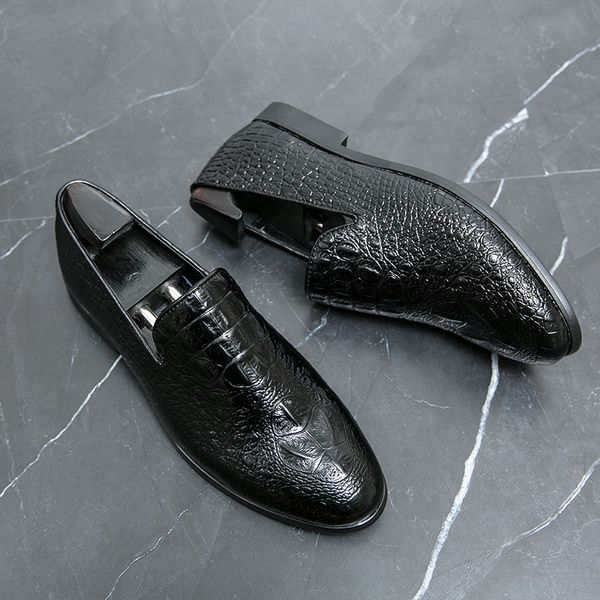 Loafers Erkek Ayakkabı Lüks Marka Tasarımcı Erkekler Sürüş Ayakkabıları Timsah Desen İş Elbise Ayakkabı Slip-On Moccasins