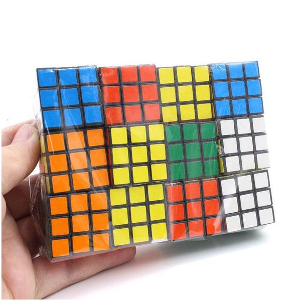 Волшебные кубики 3 см мини -размер мини -размер мозаики головоломки куб -скрипковая игрушка мозаика играет в головоломки игры детей, изучение интеллекта, образовательные игрушки бросают dhoyj
