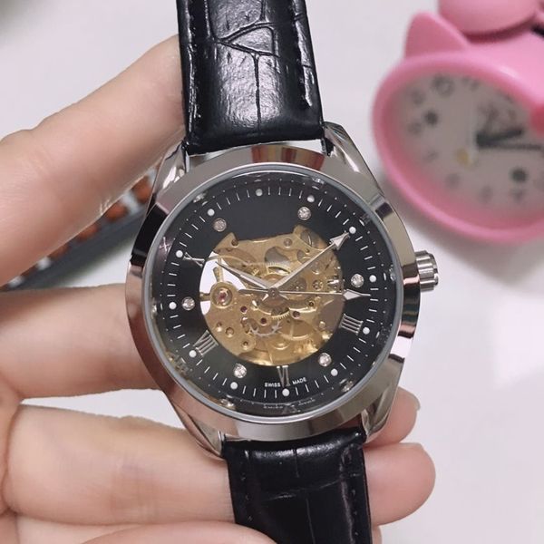 Yüksek kaliteli 2023 Üç Dikiş Otomatik Mekanik Saat Moda Saatleri Erkek Spor Kolluluğu Deri Kemer Üst Lüks Marka Bilek Swatches Montre De Luxe One