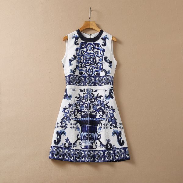 Verão sem mangas do pescoço redondo mini vestido azul paisley impressão jacquard com painéis de porcelana curta e branca de porcelana 22q151633