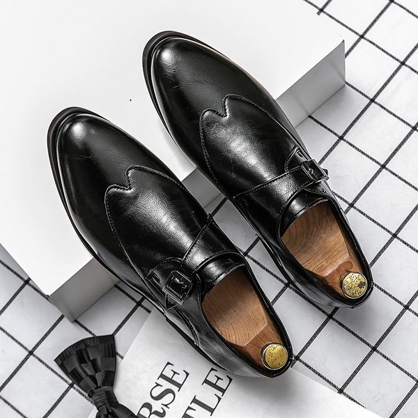 Scarpe eleganti da uomo Uomo Matrimonio Moda Ufficio Pelle di alta qualità Comode scarpe da lavoro formali Italia Scarpe da uomo Scarpe di lusso