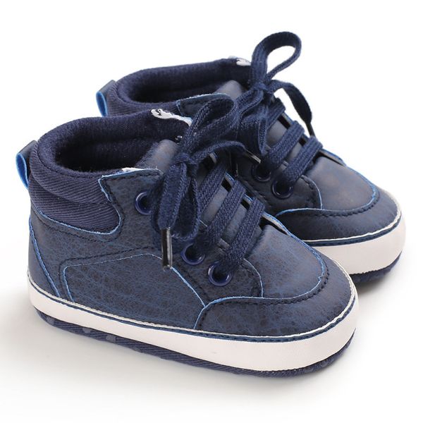 Первые бренды пешеходов, рожденные обувь для мальчиков, мягкая подошва для кроватки, теплые ботинки анти-скользкие кроссовки Сплошные PU Первые ходьбы для 1-летнего возраста 0-18 месяцев 230313
