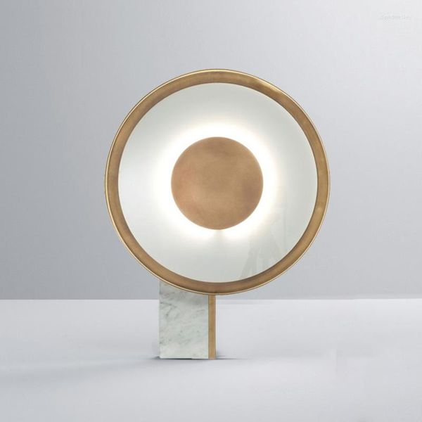 Настольные лампы постмодернистские светодиодные светодиодные светодиоды Мраморный белый плюс золотая творческая настольная лампа
