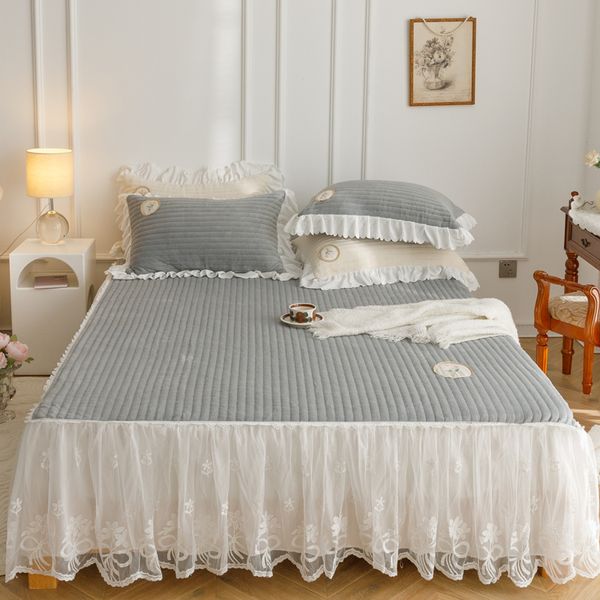 Saia de cama super macia veludo de veludo de cristal de cristal branco babados de laca acolchoada saia de cama colchão capa de colchão colcheco basthcase beddding conjunto 230314