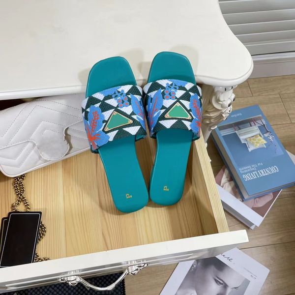 Prad Slippers Itália Designer Slipper Mulheres planas Milano Sandals Slide