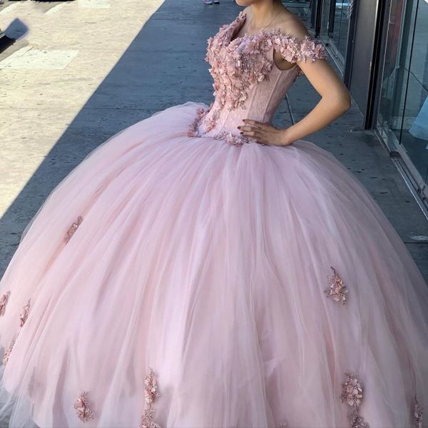 Abiti Quinceanera Princess Pink Fiori 3D Scollo a V Princess Abito da ballo sexy con tulle di cristallo Plus Size Sweet 16 Debuttante Party Birthday Vestidos De 15 Anos 54