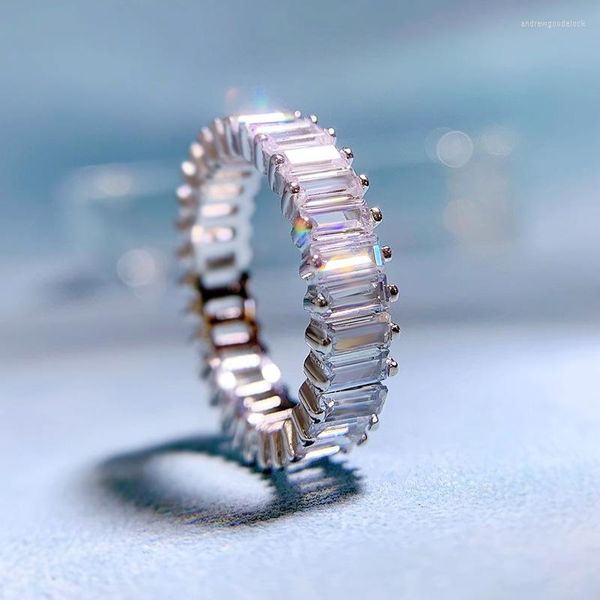 Toca de cluster jóias finas geladas cubic zirconia 925 esterlina prata esmeralda corte eternidade banda cz anel