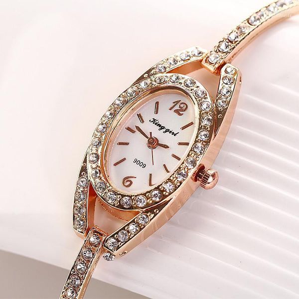 Начатые часы Top Brand Women Bracelet Watch Ladies нержавеющая сталь Тонкое платье часы звездные бриллианты.