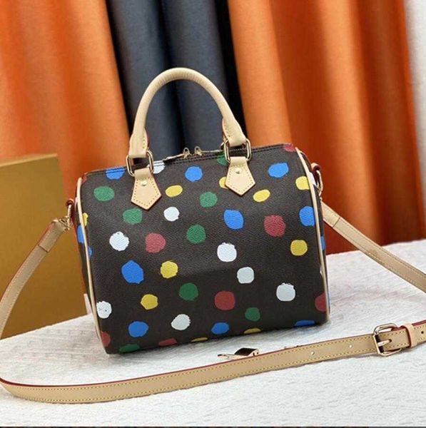 Bolsas femininas de grife Bolsas de ombro transversais de luxo Arco-íris Baú lateral Bolsa mensageiro Bolsas de lona Couro genuíno bolsa feminina 3D com pontos pintados M81979