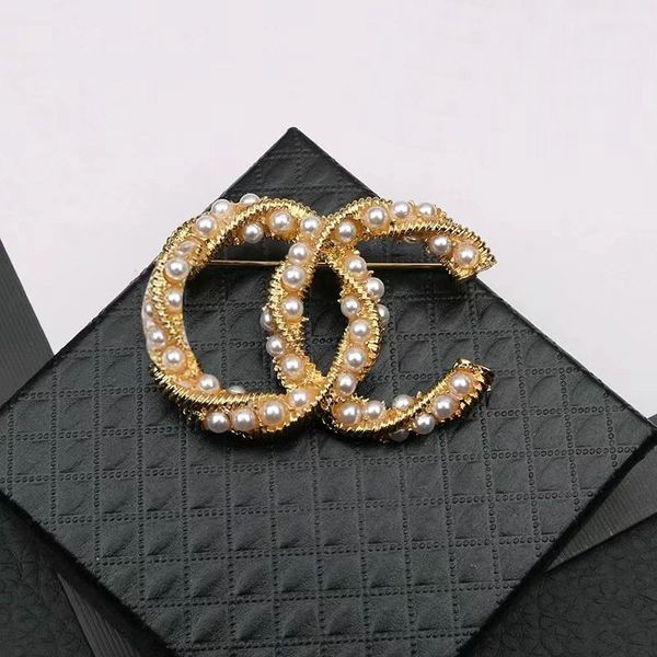 Marca de moda broche designer dupla letra ouro prata feminino pérola diamante broche pino roupas jóias acessórios