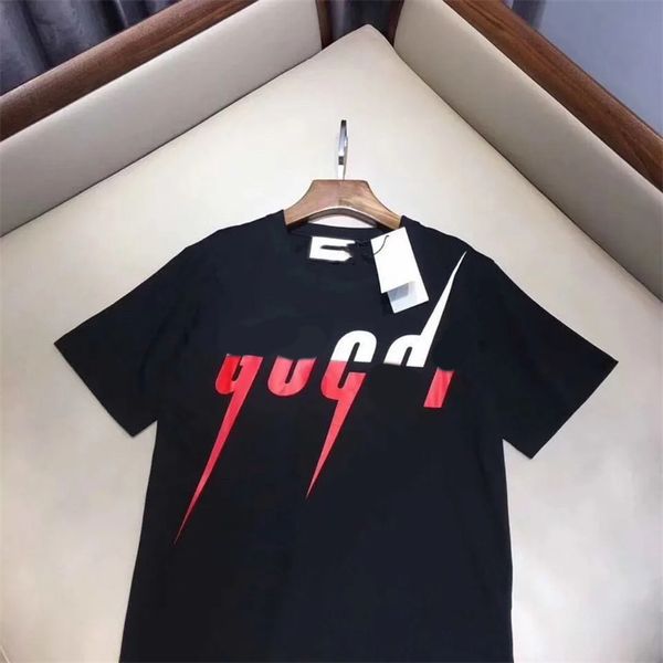 Tasarımcı Erkek Tişörtleri Basılı Mektup Tshirt Kadın Moda Adam T-Shirt Üst Kalite Pamuklu Gündelik Tees Kısa Kollu Lüks Hip Hop Sokak Giyim Tshirts S-3XL 4XL