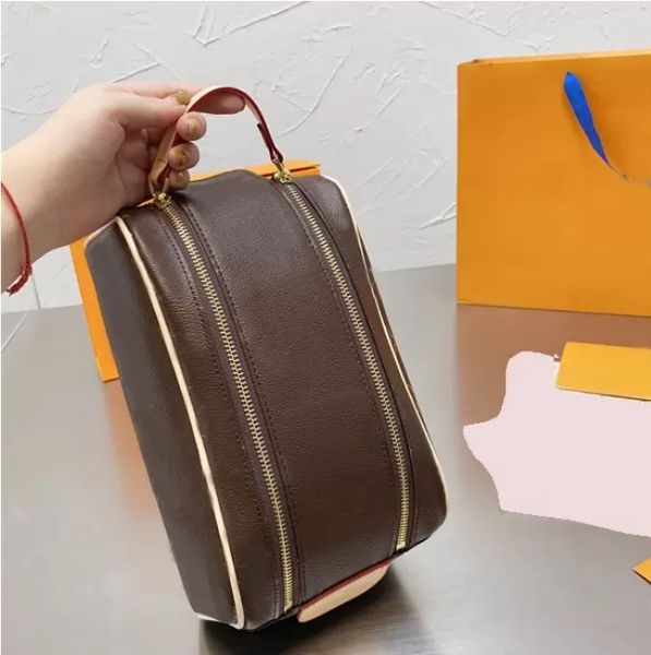 Luxurys tasarımcılar çanta kadın çanta çapraz gövde çapraz bag omuz bayan bayan cüzdan basit çok yönlü metal mektup deri katı deri çanta stil iyi güzel
