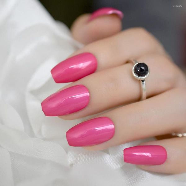 Unghie finte bara artiglio color rosa finto stampa di media lunghezza su nail art speciale per ragazze