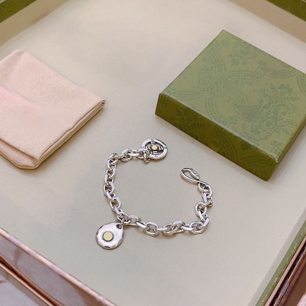 Отбросывает женские браслеты с браслетами поперечного кольца Скрытые пряжки браслеты женщины серебро простой браслет