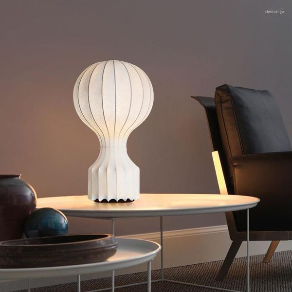 Lampade da tavolo Lampada da comodino decorativa moderna Paralume in seta per soggiorno Camera da letto luminosa Deco Night LED