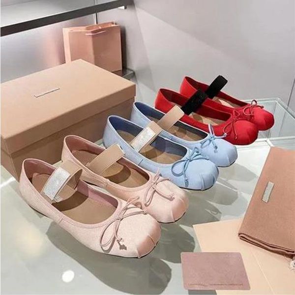 Marka Tasarımcı Bale Ayakkabıları Kadın Nedensel Ayakkabı Satin Bow Leisure Loafer Düz Dans Bayanlar Kız Tatil Streç Mary Jane Loafers FreeSh Girl Zarif Sandals