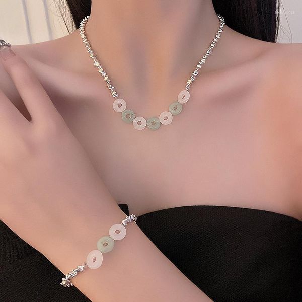 Цепочки легкие роскошные небольшое количество безопасного пряжки титановое стальное ожерелье ювелирные изделия женщин в супер -феи