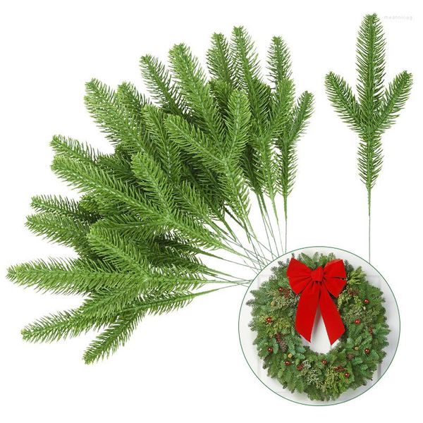 Fiori decorativi 5/10 pezzi rami di aghi di pino verde artificiale pianta di simulazione decorazione tridimensionale del cerchio di Natale su due lati