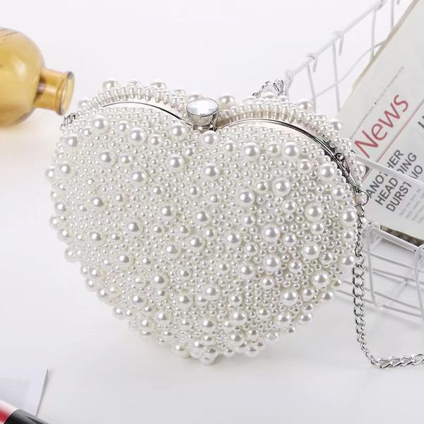 Perle a forma di cuore Borsette da sposa Pochette da sposa Perline laterali complete Mini portafogli con borse a tracolla a catena per ragazze Donne