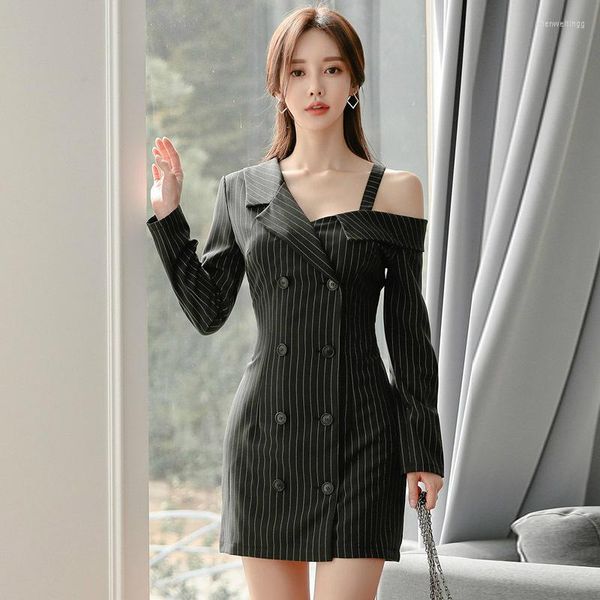Vestidos casuais vestido de pista de designer de marca 2023 tira de impressão fora do ombro coreano Women Women Black Winter Plus Size Vestiti Donna