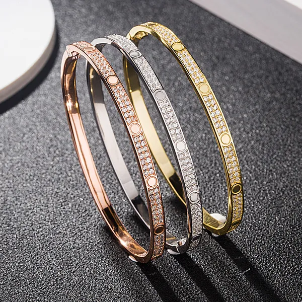 Bracciale a vite di design braccialetti di diamanti di lusso pieno amore uomini e donne moda classica regali di gioielli di Natale di San Valentino hanno logo