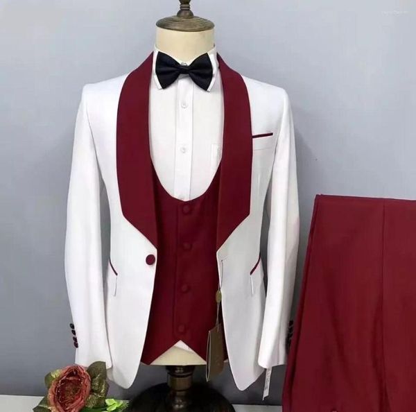 Erkekler Suits Burgundy Erkekler 3 Parçası Beyaz Blazer Yelek Pantolon Bir Düğme İş Geniş Kazan Smokin Düğün Resmi Çalışma Nedensel Taarnedilmiş