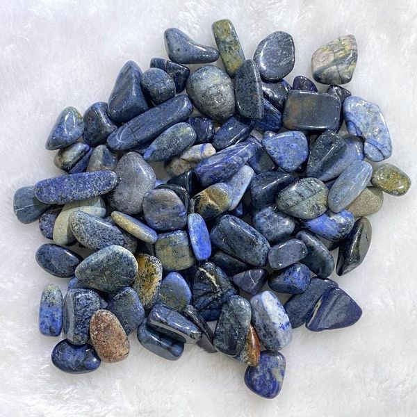 Dekoratif figürinler 5-20mm 100g doğal dumortierit cilalı kristal çakıl mineral örneği değerli taş akvaryumları iyileştiren enerji taşı
