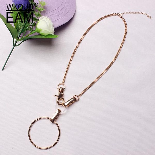 Cadeiras 2023 Primavera Temperamento do verão Big Circle Metal Chain Split Personalidade Mulher Moda Moda All-Match Ju2