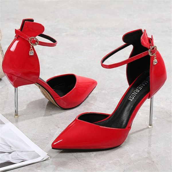 Sandálias 2023 Moda de verão Mulheres de 10 cm de altura Lady Red Stiletto Sandles Sapas de boate com tiras brilhantes sapatos de festa grande tamanho grande