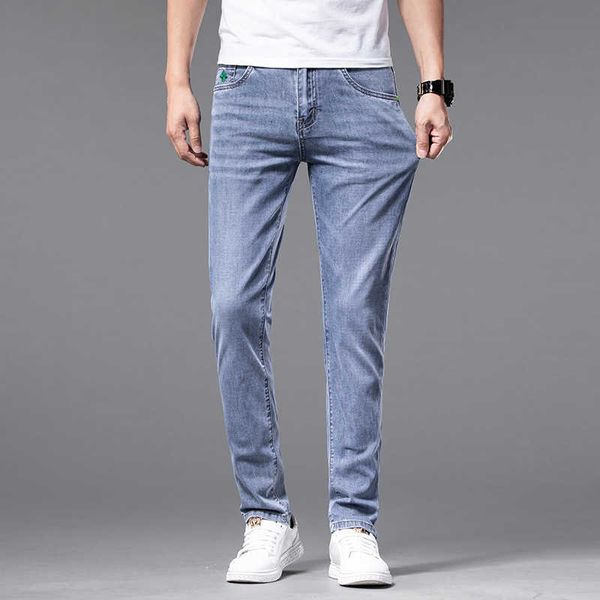 Designer de jeans masculino primavera 2022 e verão fino marca de moda sofisticada fino tubo reto pequeno transmissão ao vivo 8U54