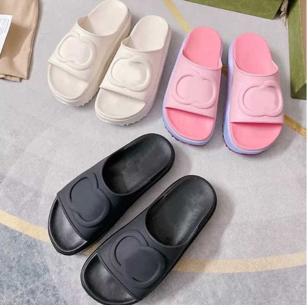 Designers de chinelos Plataforma feminina Slidethick Bottom Men Momes Couros de borracha Slide Sandal Dress Shoes Wedges Beach Luxury Summer 40Ess