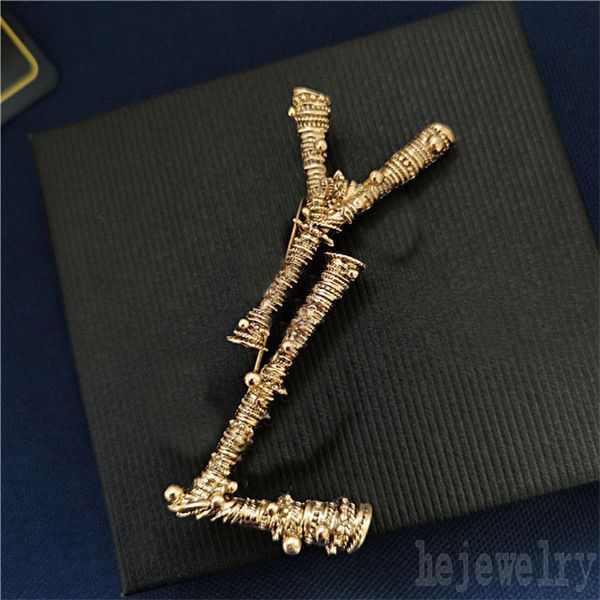 Modello di lettere intagliate all'interno del vestito spilla di design in acciaio inossidabile romantico regali di san valentino pin spille da sposa senior lady elegante piuttosto ZB042 E23