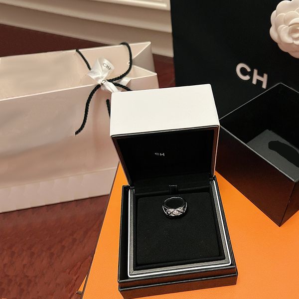 Luxurys Designer Ring Volldiamant Verlobungsringe für Frauen Mode Paar Schmuck Brief Geschenk Party Gold und Silber vergoldet Rhombus Ring