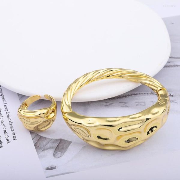 Halskette Ohrringe Set 24 Karat Gold plattiert gepacktes Armband Armreifen Finger Ringe Schmuck Afrika Frauen Hochzeitsfeier Braut Geburtstag
