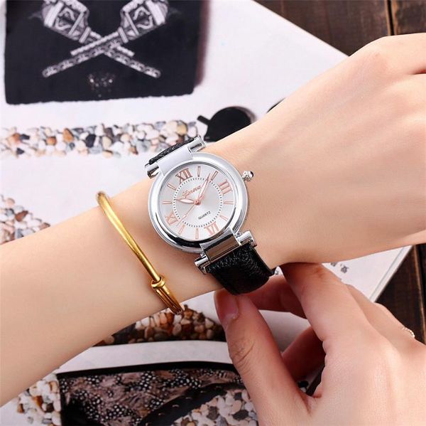 Relógios de punho Moda Women Quartz Wrist Wates Rome Digital Genebra Black Ladies White Leather Watch Relógio feminino Relogio feminino