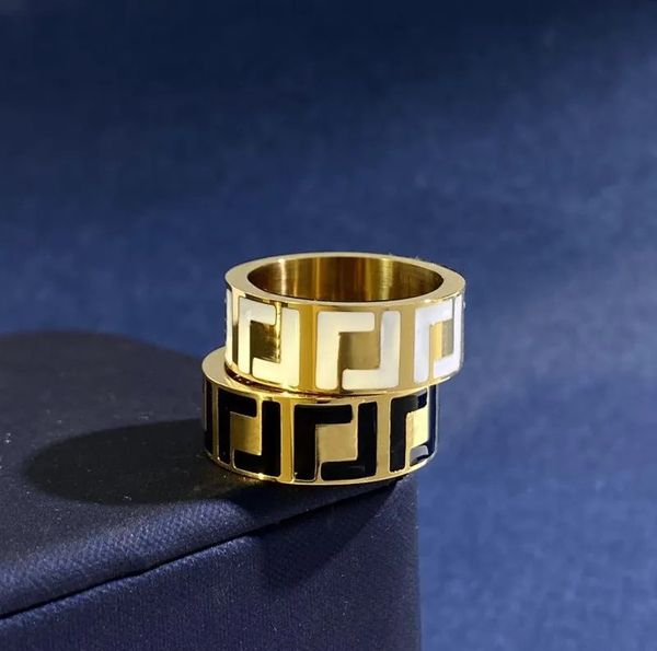 Coppie di alta qualità anello anello gioielli titanio acciaio oro anello di fidanzamento signore amore anello lettera di lusso F marca in scatola nuovo di zecca 6 7 8 9