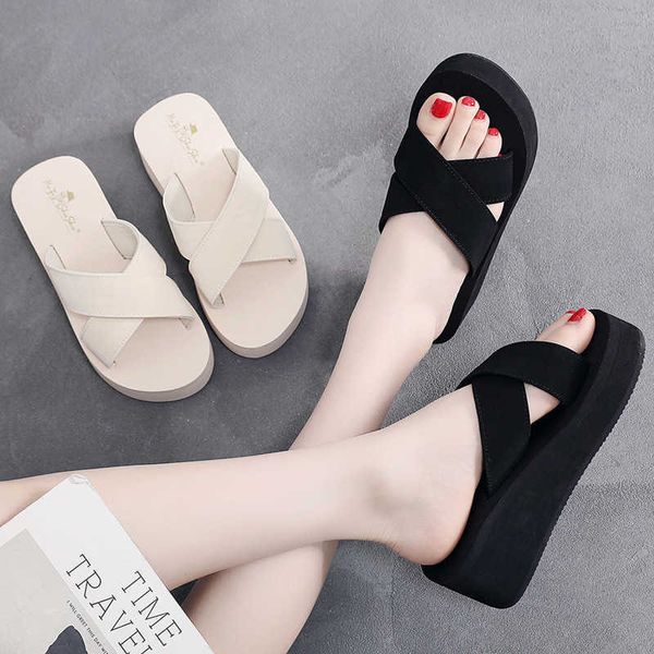 Slippers Fashion Girl Belt Sexy Slope grossa Bottom Flip Flip Sandals Férias Mulheres Saltos de Salto