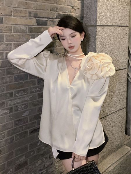 Damen-Blusenhemd mit tiefem V-Ausschnitt aus Satinstoff, 3D-Blumen-Patchwork, modisches Design