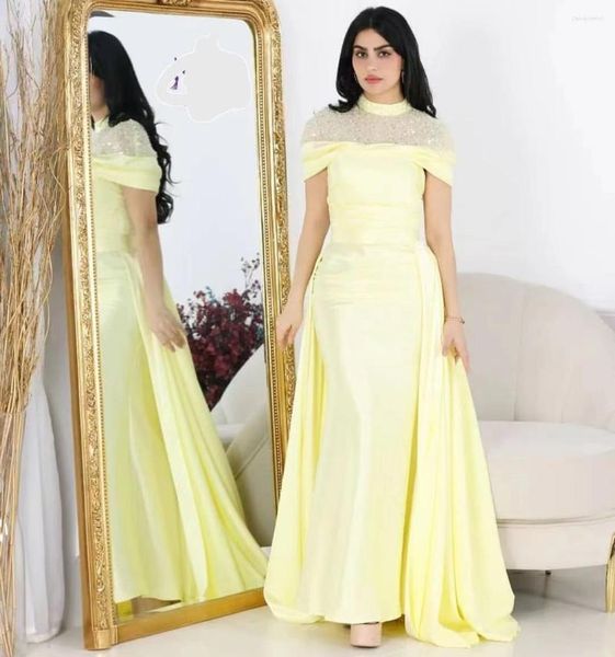 Abiti da festa Prom tubino giallo chiaro con gonne oversize Abito da sera lungo ed elegante Arabia Saudita Abiti da cerimonia con collo alto