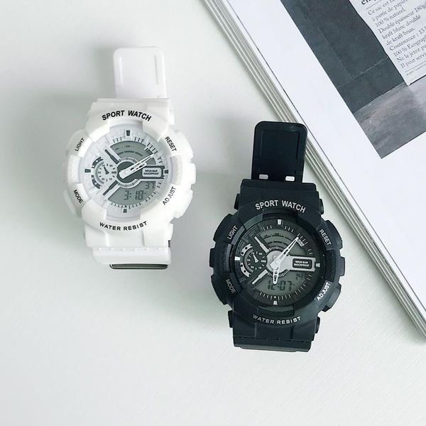 Нарученные часы 2023 INS Lovers Supports Supportings Corean версия простых двухъядерных электронных водонепроницаемых многофункциональных спортивных часов